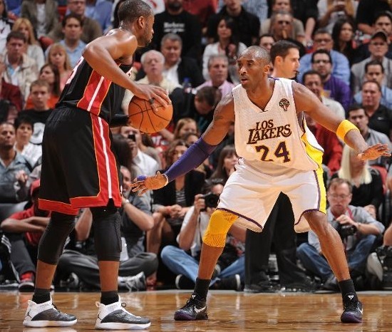 球迷们翘首 球迷们翘首